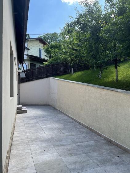 Casă cu 4 camere în Central