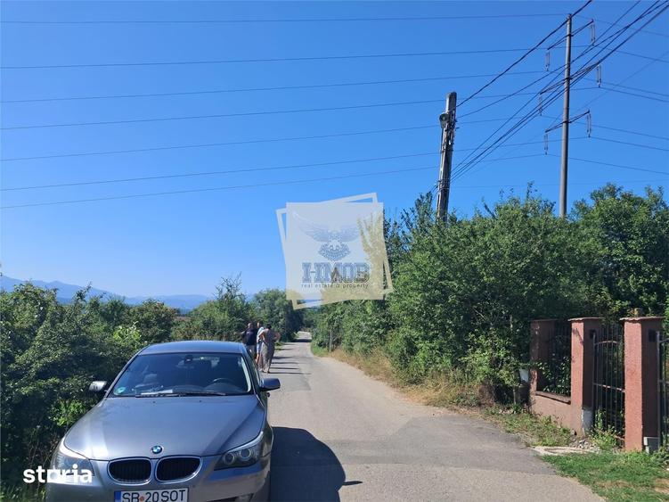 Teren de 960 mp, în Roșia