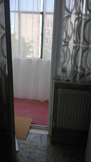 Apartament cu 3 camere decomandat în Kogălniceanu