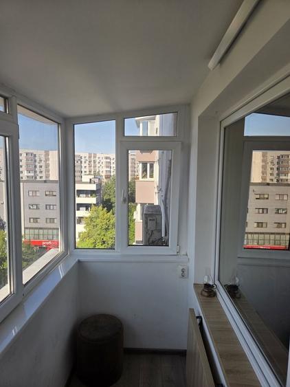 Garsonieră decomandată în Gorjului