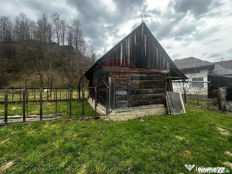 Casă cu 3 camere cu Teren 3440 Mp în Central