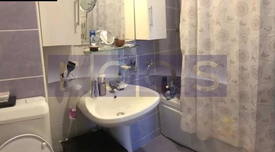 Apartament cu 3 camere decomandat, mobilat în Central