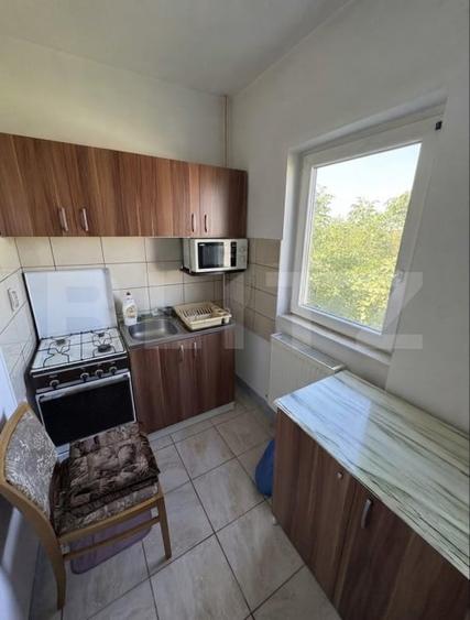 Apartament cu 1 cameră de închiriat, 250 €/lună, Girocului - 4