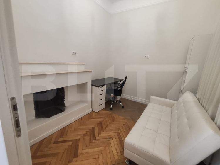 Apartament cu 4 camere semidecomandat, mobilat în Ultracentral