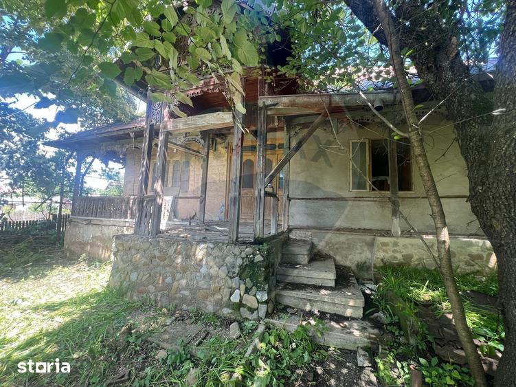 Casă cu 2 camere cu Teren 1000 Mp în Traian