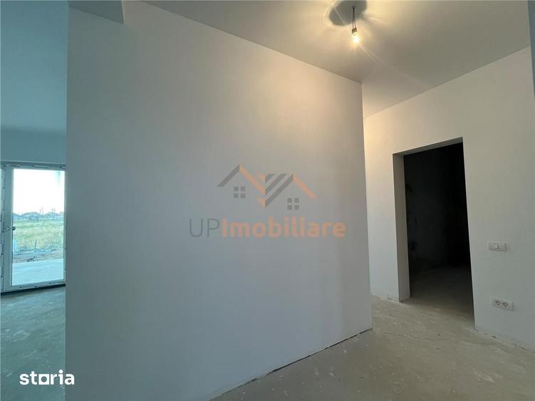 Casă cu 4 camere cu Teren 471 Mp în Sânmartin