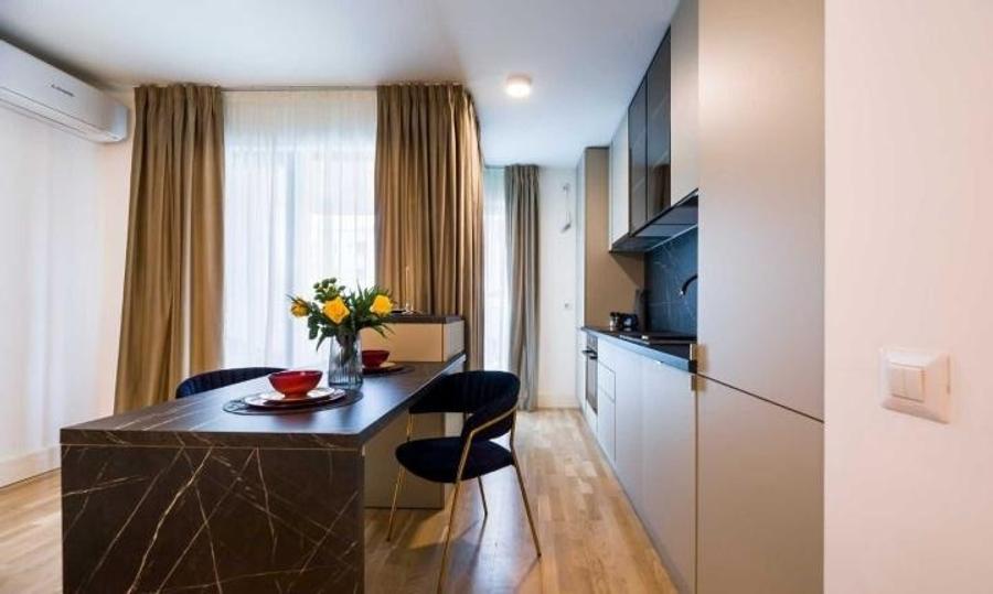 Apartament cu 2 camere semidecomandat, mobilat în Barbu Văcărescu