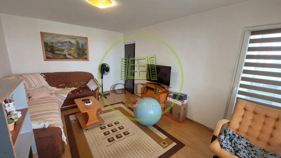 Apartament cu 2 camere decomandat, mobilat în Rovine
