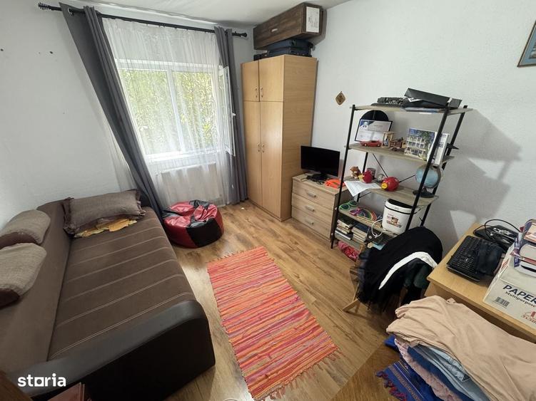 Apartament cu 4 camere decomandat în Central