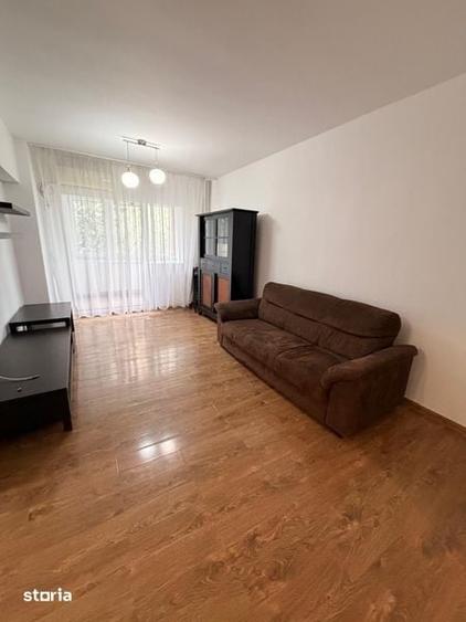 Apartament cu 2 camere semidecomandat în Berceni