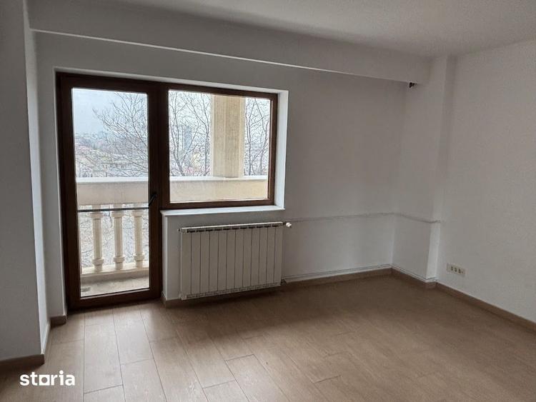 Apartament cu 3 camere în Coșbuc