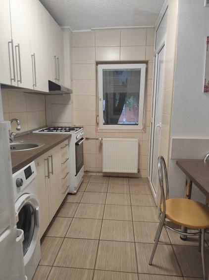 Apartament cu 2 camere semidecomandat în Confecții