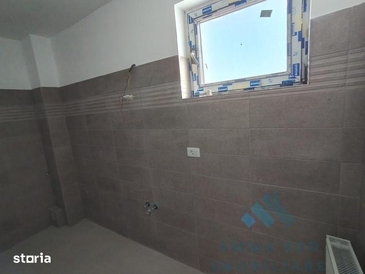 Casă cu 5 camere cu Teren 120 Mp în Central
