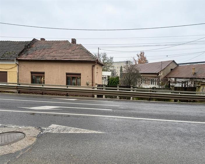 Casă cu 3 camere cu Teren 400 Mp în Central