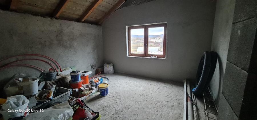 Casă individuală cu 6 camere cu Teren 923 Mp în Agrișu Mare