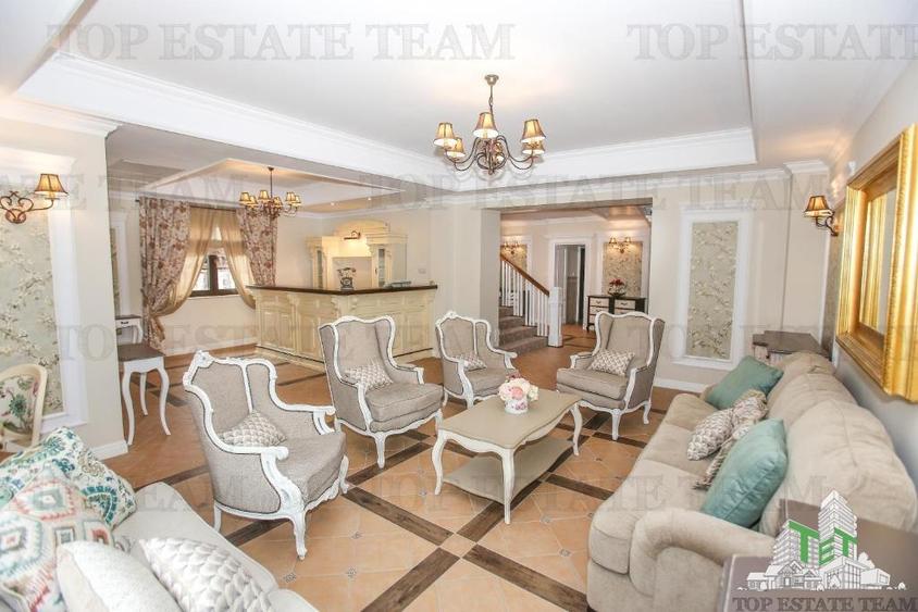 Hotel/Pensiune, de 1,093.1099853516 mp, în Central