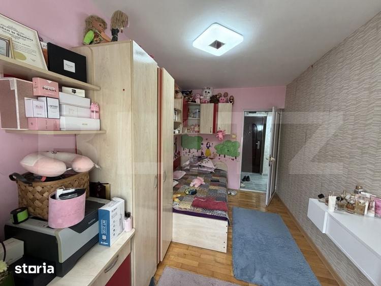 Apartament cu 3 camere decomandat în Plopilor