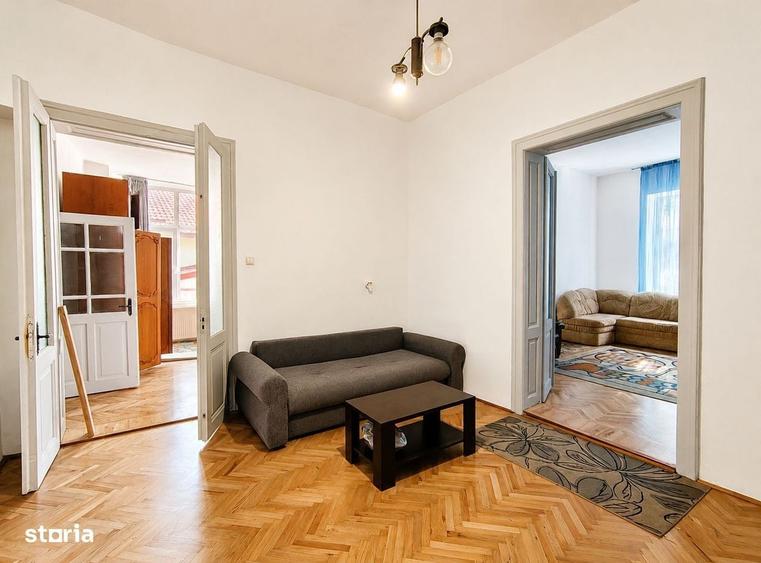 Apartament cu 4 camere în Gruia