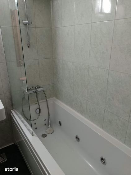 Apartament cu 4 camere în Decebal