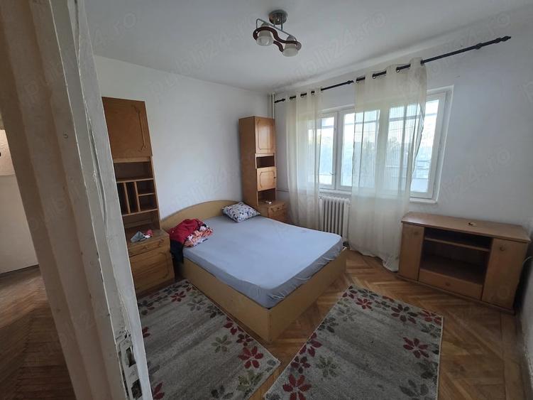 Apartament cu 3 camere decomandat în Circumvalațiunii