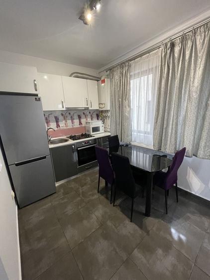 Inchiriere apartament Bucuresti, Sectorul 3, zona Trapezului. Metrou 1 decembrie - 2