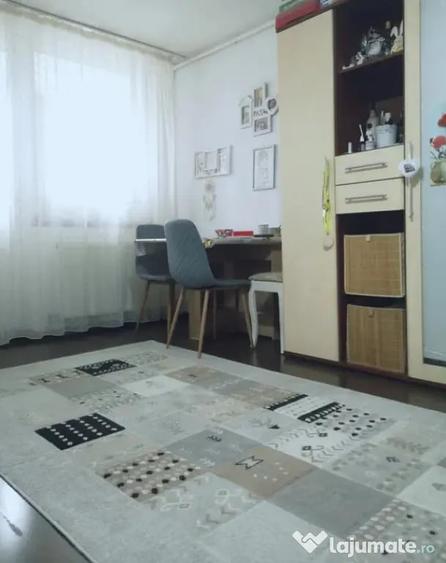 Garsonieră decomandată în Astra