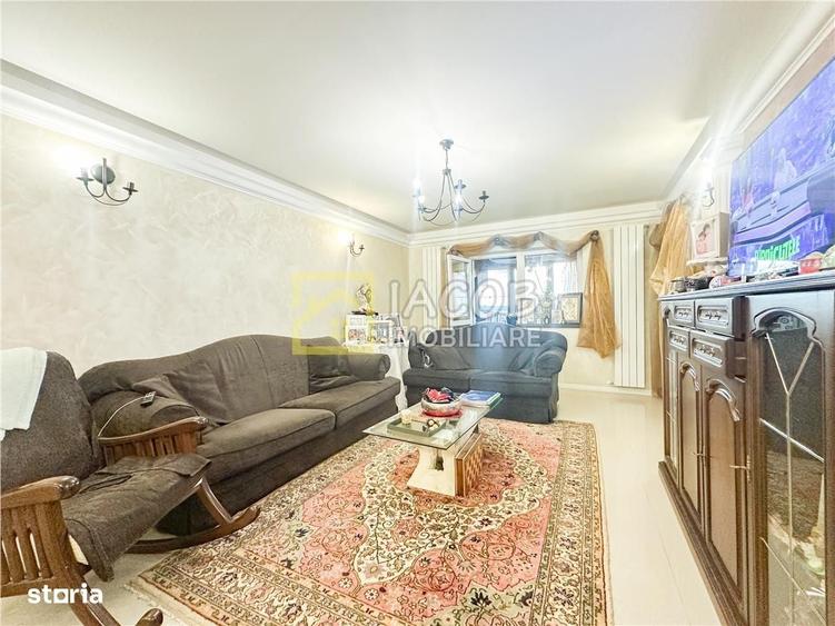 Apartament cu 3 camere decomandat în Central