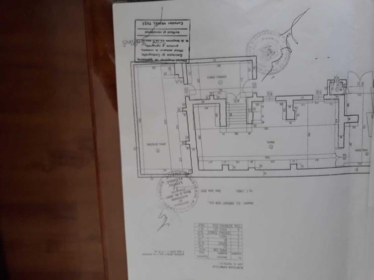 Casă cu 4 camere decomandat în Matei Basarab