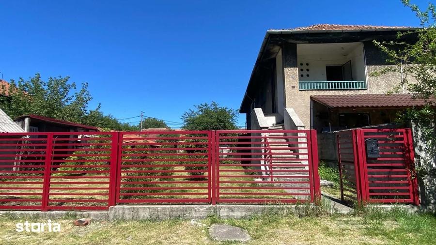Casă cu 2 camere cu Teren 300 Mp în Petros