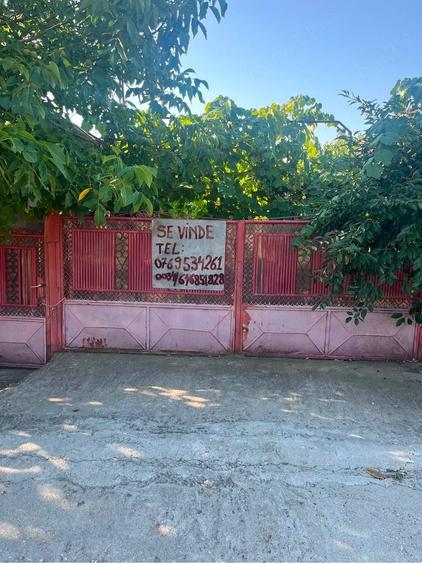 Casă cu Teren 900 Mp în Central
