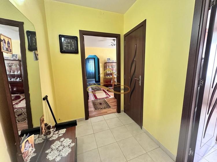 Apartament cu 2 camere semidecomandat, mobilat în Aviatori