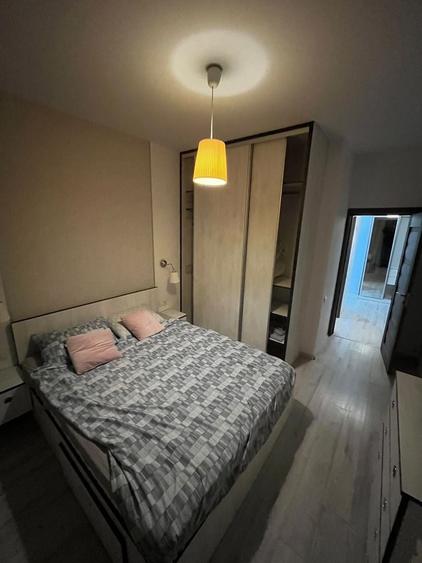 Apartament cu 2 camere decomandat, mobilat în Universitate