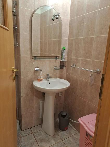 Apartament cu 3 camere decomandat în 1 Mai