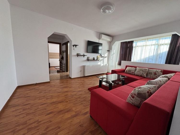 Apartament cu 3 camere decomandat în Central