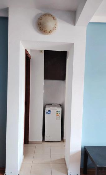 Garsonieră decomandată în Poarta 6