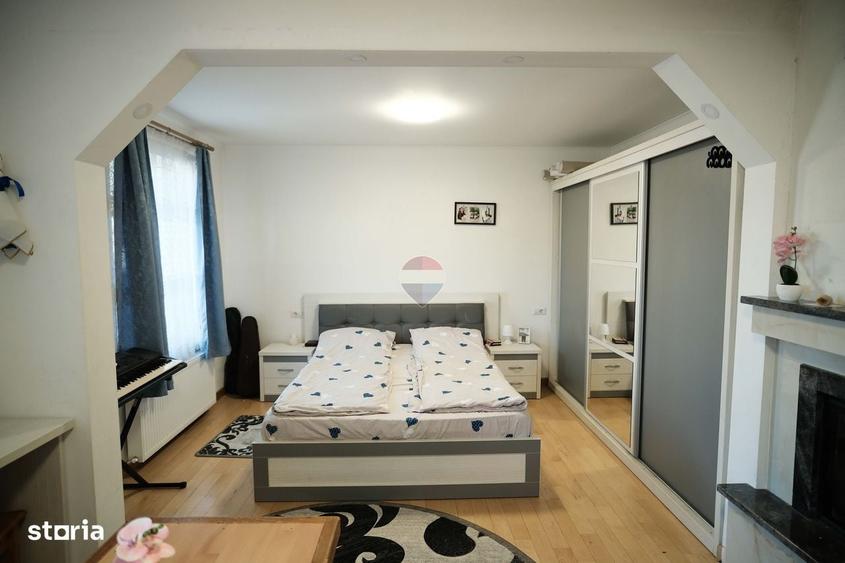 Casă cu 4 camere cu Teren 1500 Mp în Central