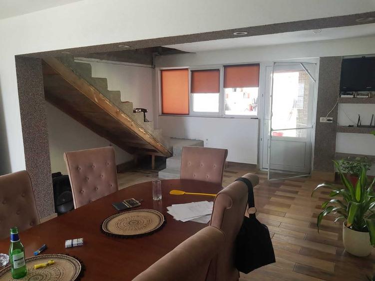 Spațiu comercial, de 370 mp, în Vinga