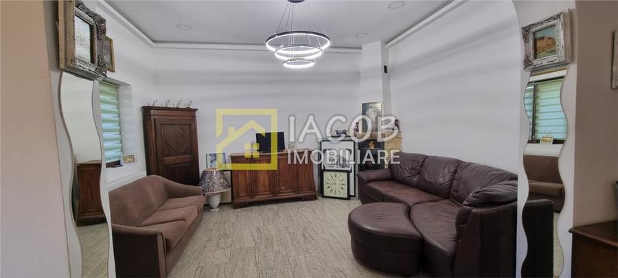 Duplex cu 4 camere cu Canalizare în Central