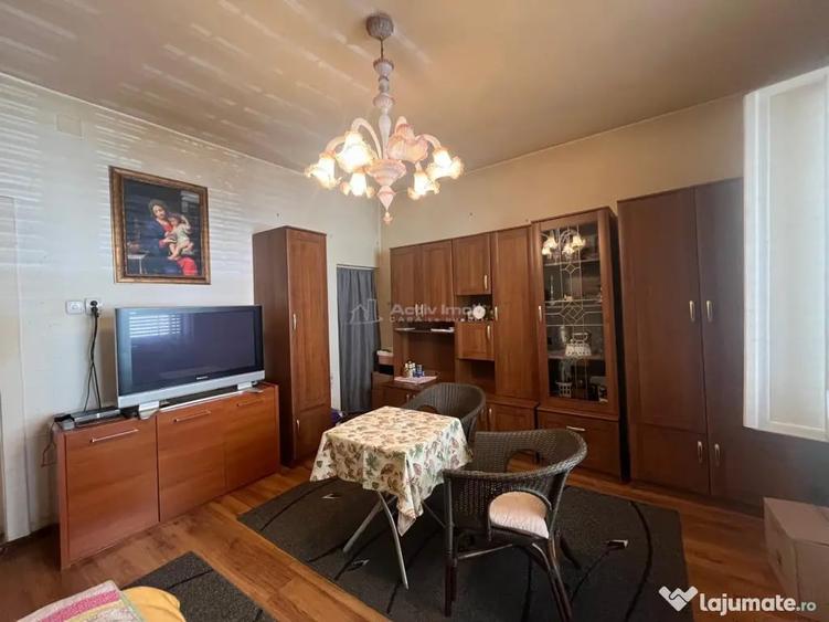 Apartament cu 4 camere nedecomandat în Central