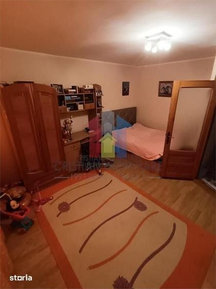 Apartament cu 4 camere în Buzaului