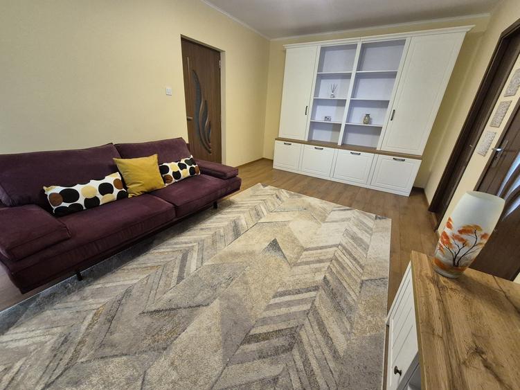 Apartament cu 3 camere semidecomandat în Țiglina 2