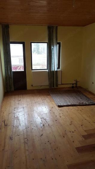 Casă cu 3 camere cu Teren 300 Mp în Cheia