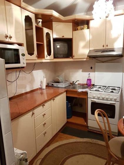 Apartament cu 3 camere decomandat, mobilat în Rogerius