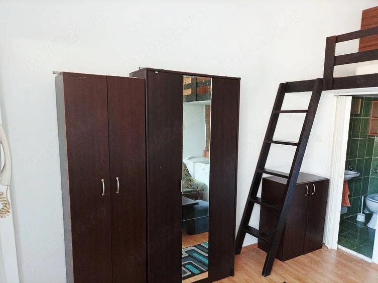 Garsonieră decomandată în Central