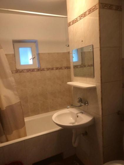 Apartament cu 3 camere decomandat în Dosu Bricii