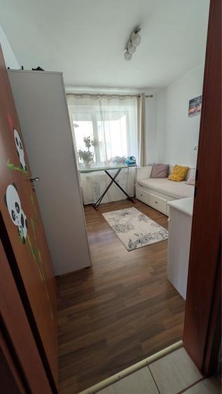 Apartament cu 3 camere în Calea Dumbrăvii