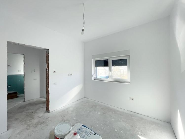 Duplex cu 4 camere cu Canalizare în Moșnița Veche