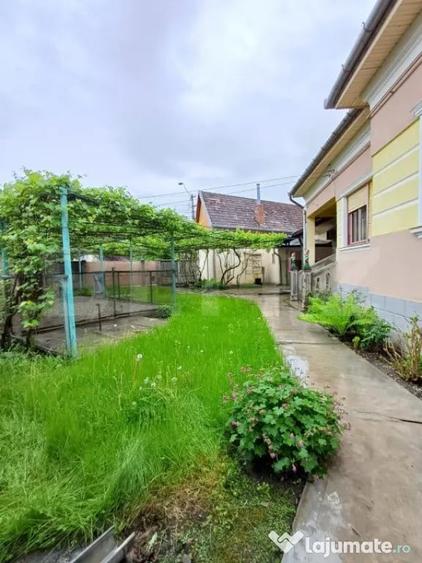 Casă cu 4 camere cu Teren 781 Mp în Turda