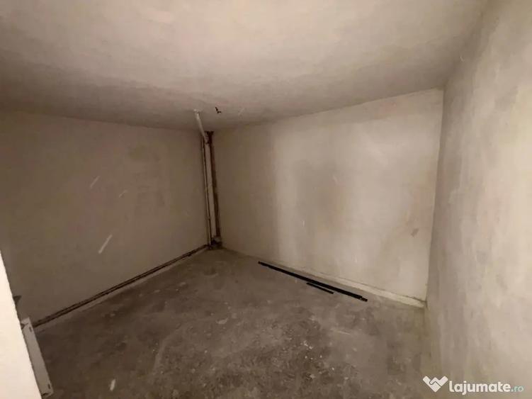 Spațiu comercial, de 160 mp, în Sub Arini