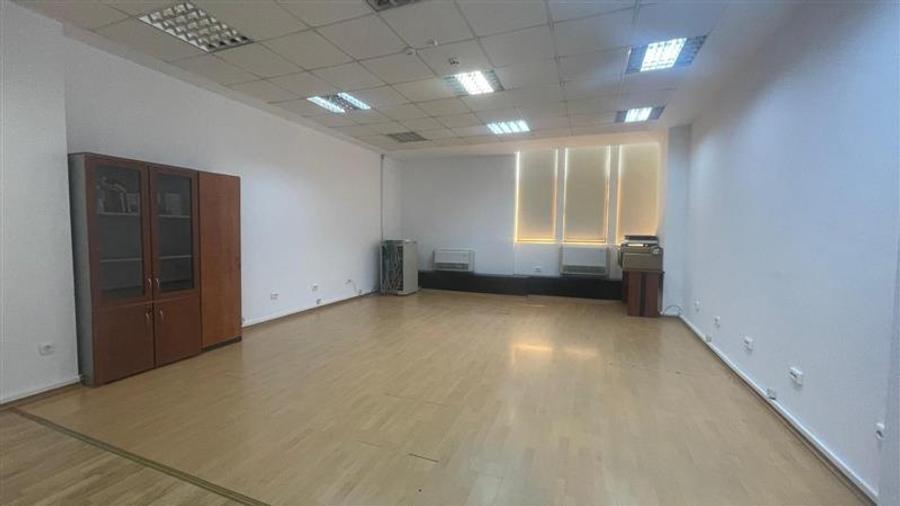 Birou, de 52 mp, în Vatra Luminoasă